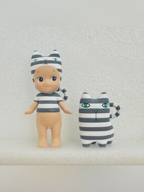 Sonny Angel x Donna Wilson Mono Cat Bundle